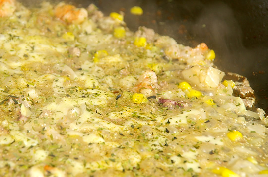 リズムが心地よいきずなや自慢のもんじゃ焼き　きずなや